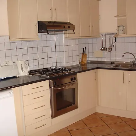 Aries - アパート